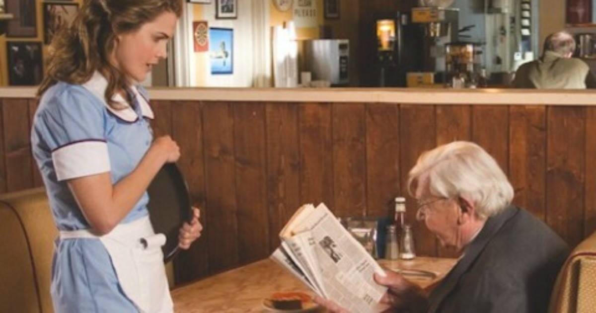 22 Honest Confessions From Employees Who Work "Under The Table"